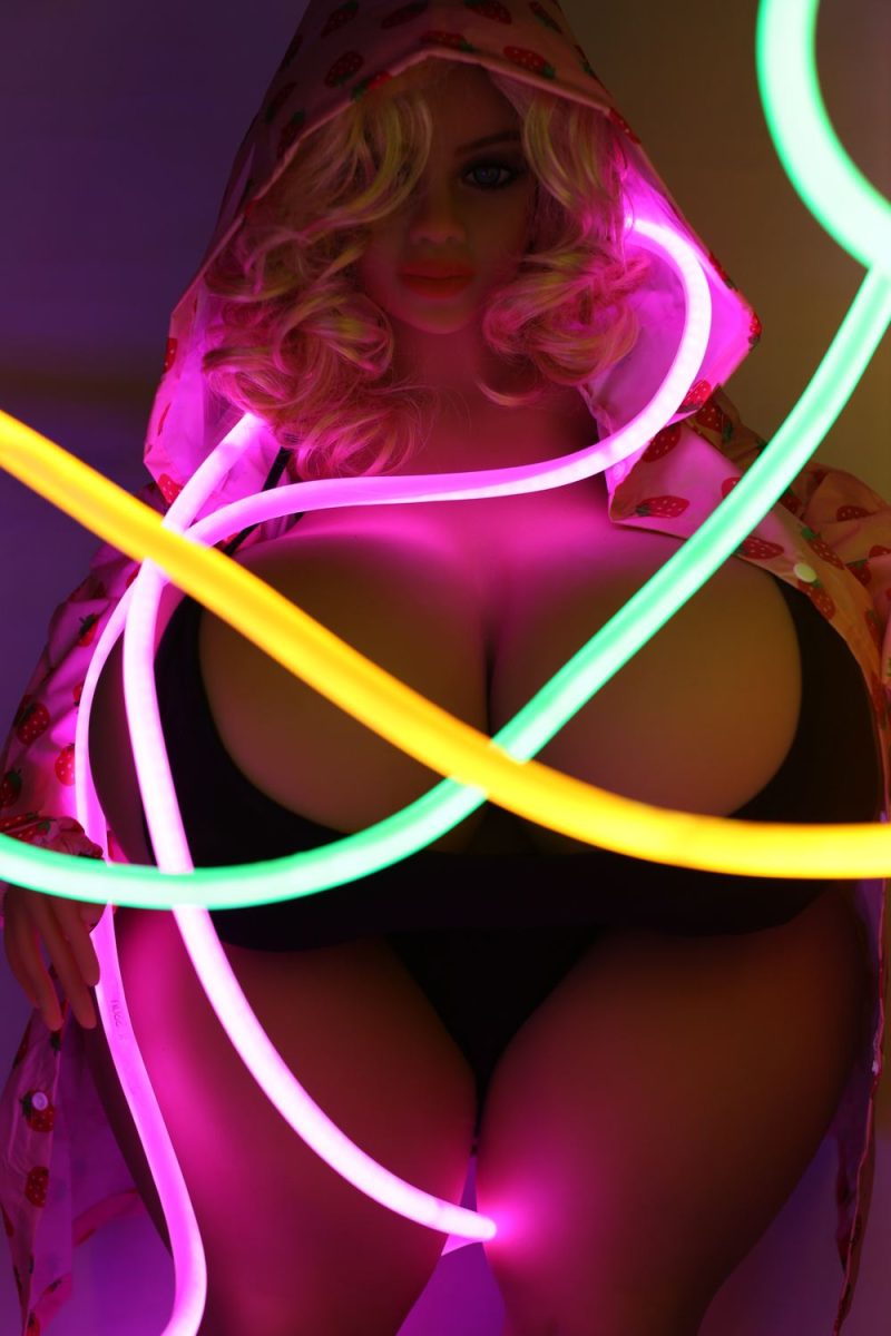 Mini BBW Sex Doll TPE 100 Plus+ Camille 5
