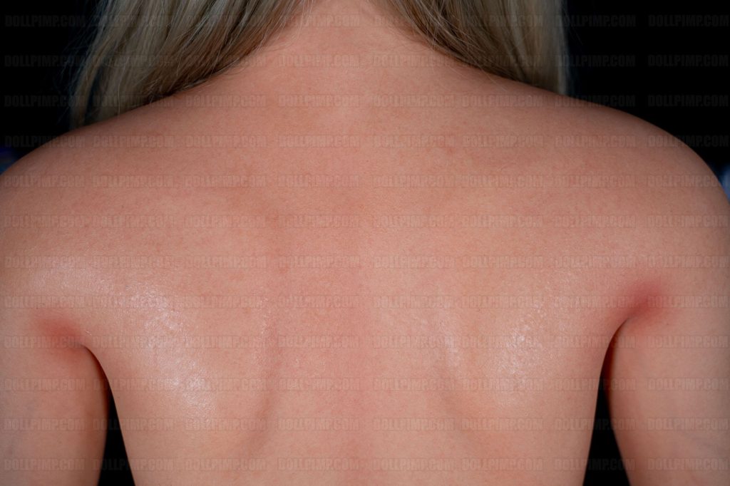 Close-up silicone surface detail on Top-CYDOLL 172A doll back